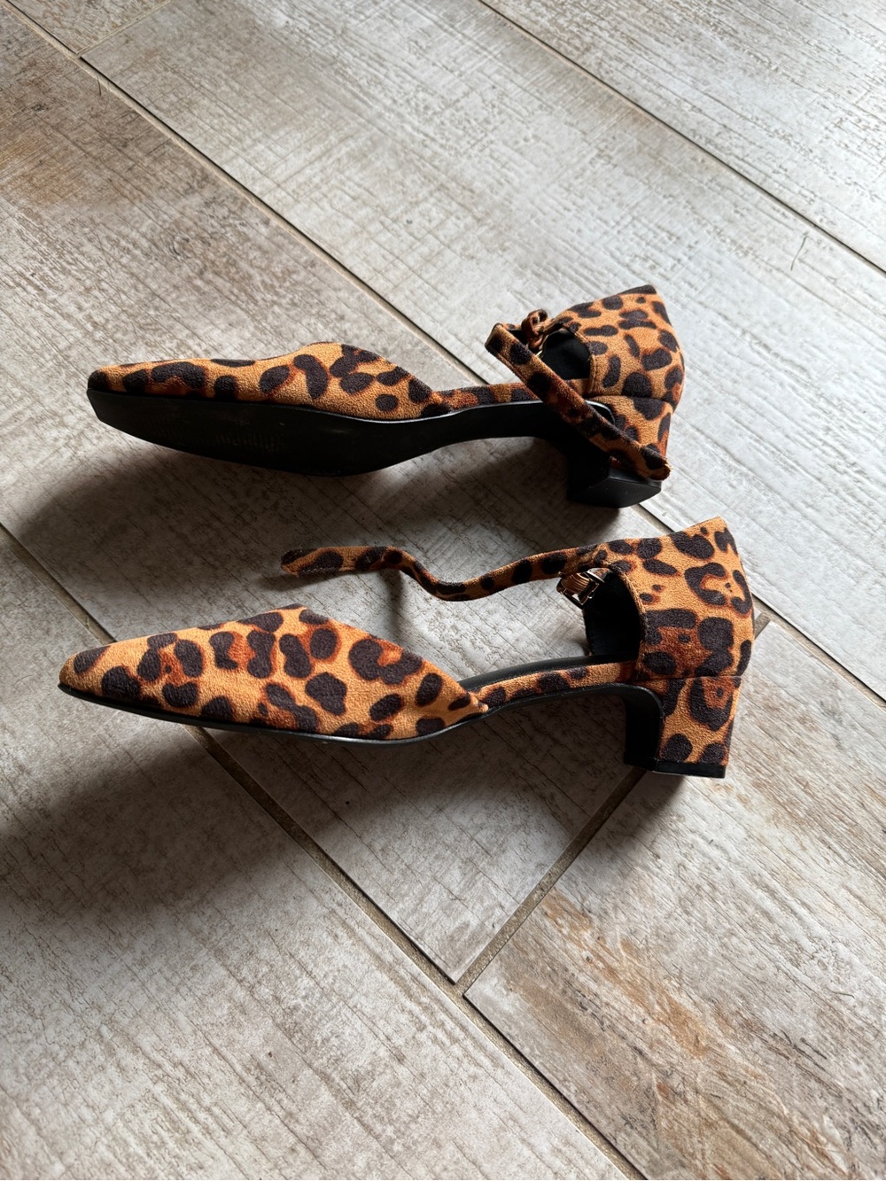 Coutgo’s Square Two Leopard Low Chunky Heel 9 1/2
